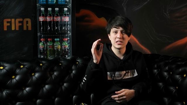 ИГРЫ СДЕЛАЮТ ТЕБЯ УМНЕЕ (PomodorkaZR, Valaybalalay) смотреть онлайн