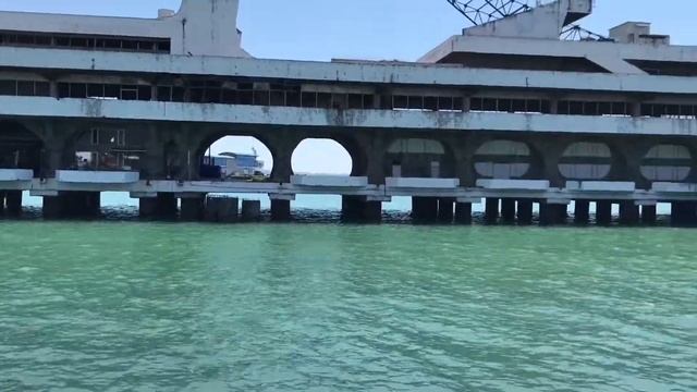 Абхазия 2017. Отдых. Цены. Отзывы. 2. Сухумская бухта. Набережная Сухума столицы Абхазии. смотреть онлайн