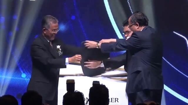 Foton Daimler EST-A Grand Launching at Malaysia смотреть онлайн