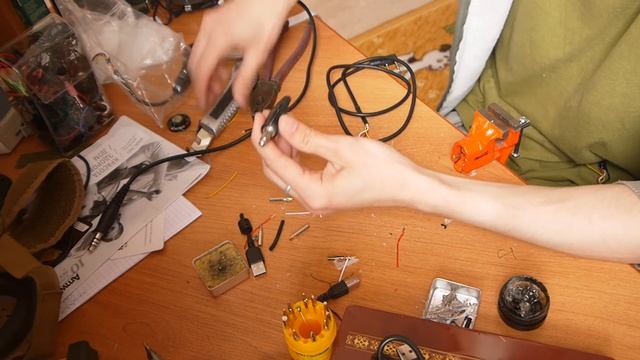 Ремонт страйкбольных реплик гарнитур и PTT смотреть онлайн