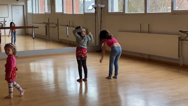 Влог праздник 8 марта, готовим креветки, как приготовить вкусные креветки Германия. смотреть онлайн