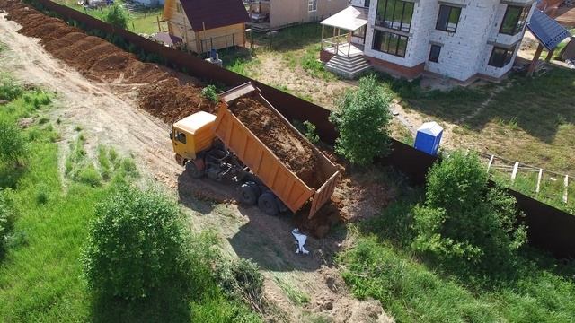 Подсыпка грунта , чтобы "забор не падал" 17_06_2018 смотреть онлайн
