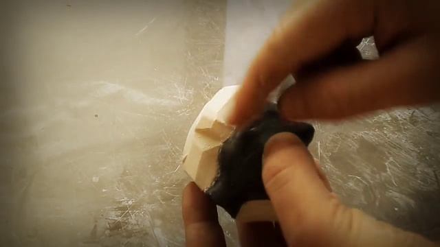 Скульптура. Как сделать гипсовую - кусковую форму. Формуем скульптуру - супер девочка.