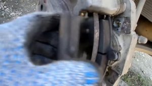 Почему скрипят тормозные колодки