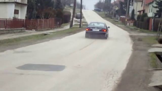 BMW V12 Alpina Turbo смотреть онлайн