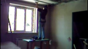 Крепление гипсокартона на потолок в одиночку