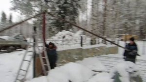 Закручивание винтовых свай зимой