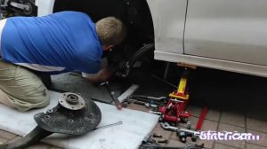 Ауди А7 . 2011год.3,0 Дизель. 400 кабыл. замена передних рычагов. в домашних условиях.