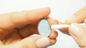 МК Декорируем металлические подвески для украшений. Имитация цветной эмали.