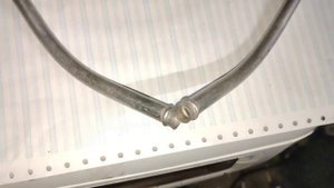 Направляющая трубка троса ручного тормоза Skoda 6Q0711951B 6Q0711952B