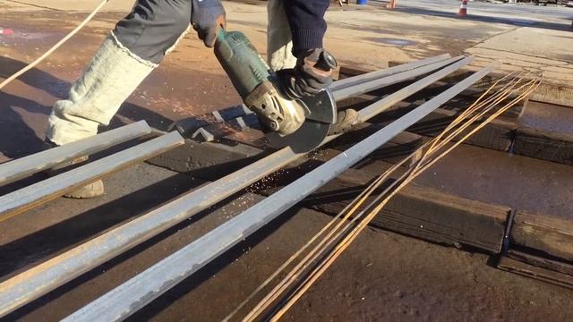 Как правильно порезать уголок 40х3мм, болгаркой. смотреть онлайн