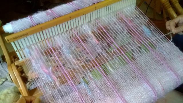 Weaving with Mohair (and other fuzzy yarn) смотреть онлайн