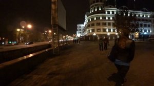 А ЧТО В ДОНЕЦКЕ НОЧЬЮ? В ОБЪЕКТИВ ПОПАЛ СПОРТКАР!