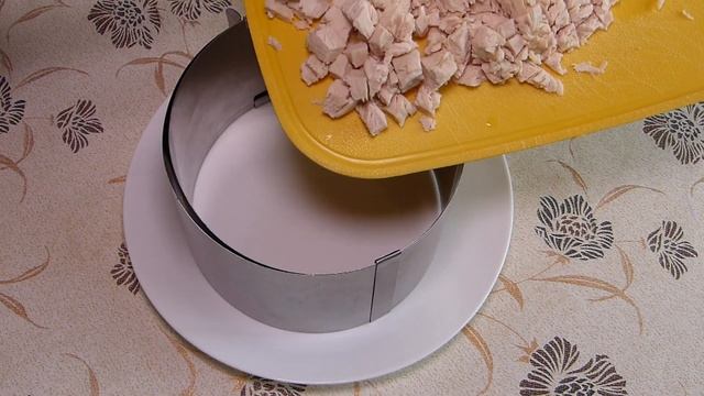 СЪЕДАЕТСЯ В ПЕРВУЮ ОЧЕРЕДЬ! Шикарный Вкусный Слоеный Салат Увертюра