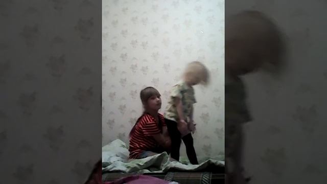 Как научить ребёнка садиться на шпагат смотреть онлайн