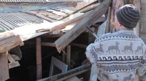 НЕЖЕНКАМ НЕ СМОТРЕТЬ! Ломаем деревенский двор!