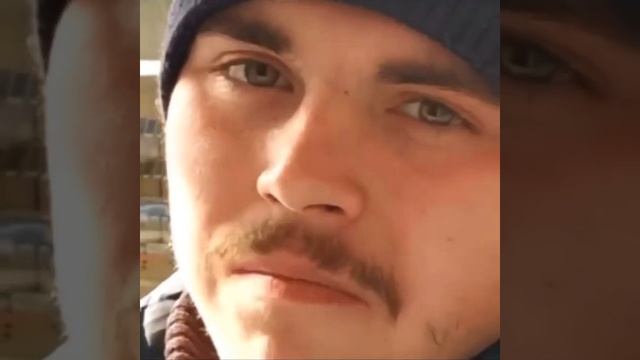 Трёхкомнатная квартира, дача двухэтажная, четыре гаража и бизнес в расцвете сил