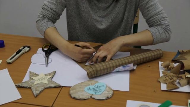 Мастер-класс по созданию крафтовой открытки-комплимента с элементами скрапбукинга смотреть онлайн