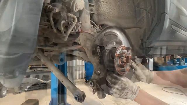 Замена ступичного подшипника Land Rover Evoque