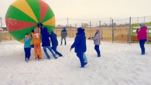 Силач-мяч в парке Зимние забавы «Дикие белки».
