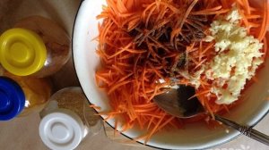 Морковка по-корейски