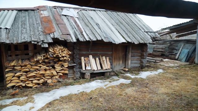 ГДЕ ХРАНЯТ ВЕЩИ ДЕРЕВЕНСКИЕ ЛЮДИ | ШТОРЫ НА ПАСХУ | УБОРКА ТЕРРИТОРИИ смотреть онлайн