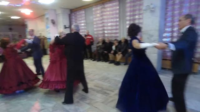 ВАЛЬС СЕВЕРНЫЙ БАЛ ПОЗДНЕЙ ОСЕНИ НА ВОЛГЕ смотреть онлайн