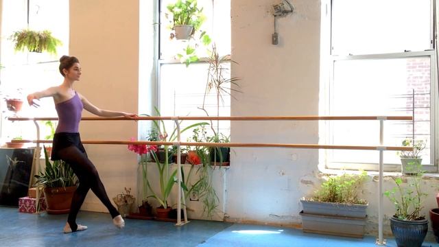 20 MIN BALLET BARRE WORKOUT | Legs, Butt, and Core смотреть онлайн