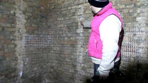 электропроводка в частном доме и штукатурка стены из кирпича. #строюдом 17