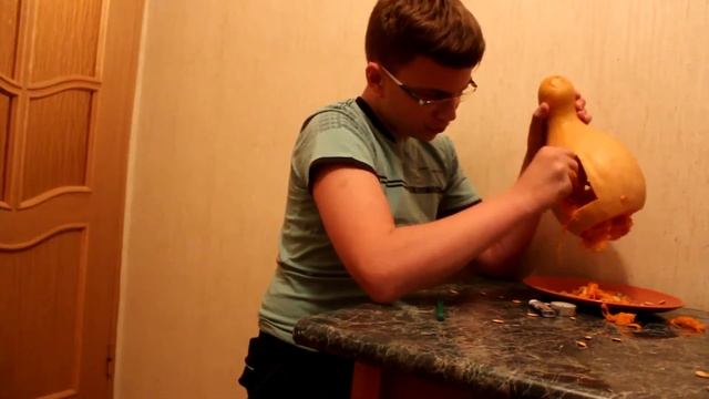 КАК СДЕЛАТЬ ХЭЛЛОУИНСКУЮ ТЫКВУ?-HandMade №1 смотреть онлайн