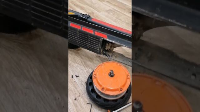 пособие как поменять шину покрышка на самокате kugo s1 смотреть онлайн