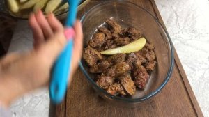 Простой рецепт куриной печени с карамелизированной грушей.