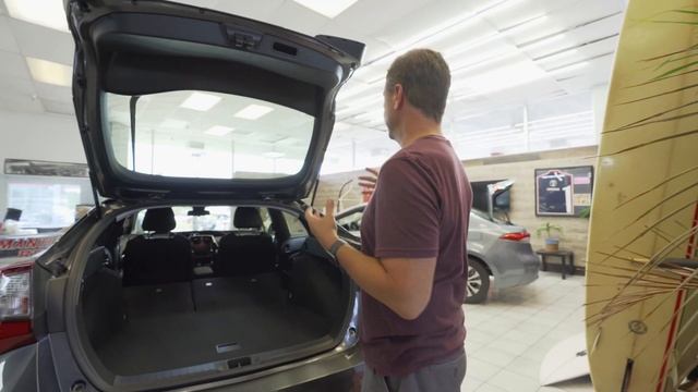 Compare the Toyota Prius VS Corolla Hybrid смотреть онлайн