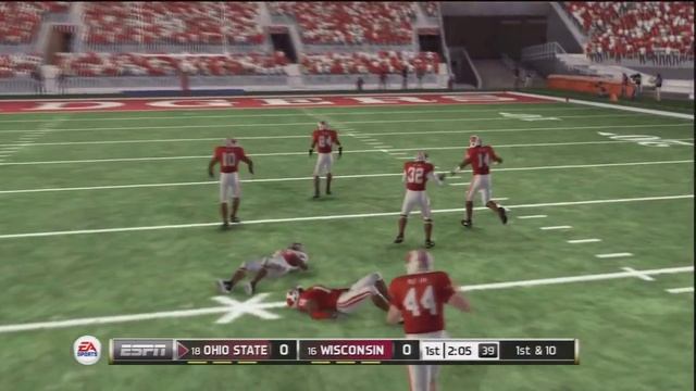 NCAA Football 13: NCAA 13 Gameplay: Ohio State Buckeyes vs Wisconsin Badgers смотреть онлайн