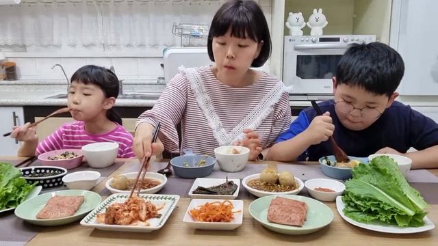 [집밥먹방]? 반숙 계란장에 갓담근 겉절이, 스팸구이, 깻잎지, 진미채 볶음, 직접기른 상추 먹방 요리먹방 Mukbang Eating Show Korean Home Meal