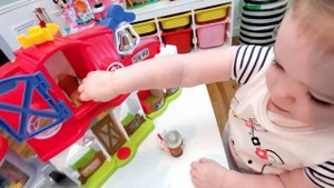Zuza Playing Farm | Fisher Price Little People Caring For Animals Farm Play Set Review