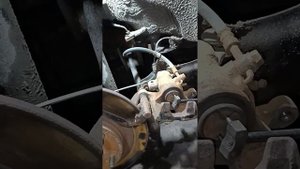 подводка (вдавливание)поршня заднего тормозного суппорта на Mazda 6 2010 г.в.