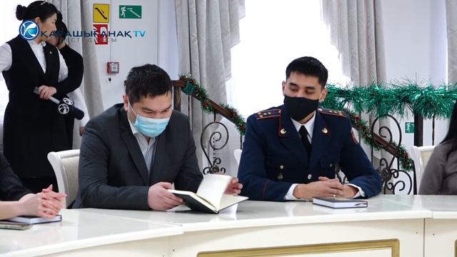 Аким Бурлинского района встретился с ровесниками Независимости смотреть онлайн