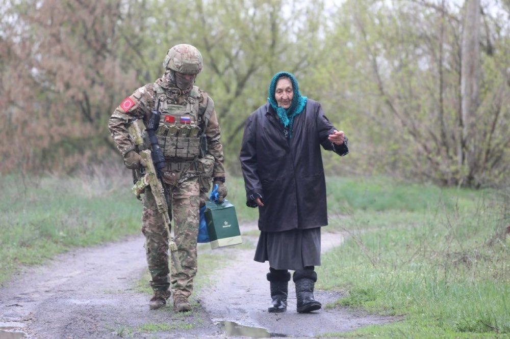 Бойцы спасли срочника. Российский спецназ на Донбассе z.