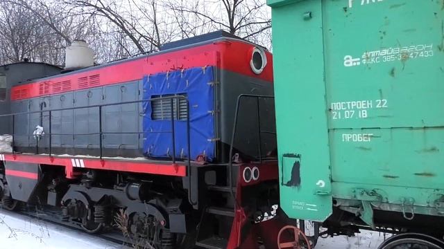 Промтранспорт. Новый тепловоз в Алапаевском ППЖТ ТГМ4А-2104 толкает полувагоны смотреть онлайн
