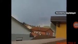 5 триподов сняли на камеру
