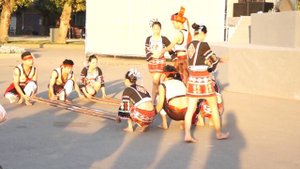 Китайский Фестиваль - Хайнань 8 - Танец с бамбуком :)