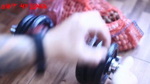 Как очистить орех  мгновенно без орехокола.  Как колоть фундук или грецкий орех.