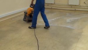 От грязного к чистому. Чистка и нанесение защитного покрытия на линолеум и мармолеум.