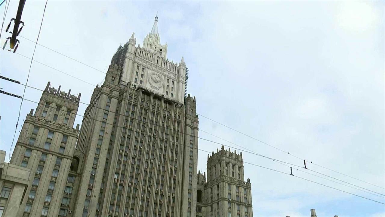 В МИД РФ прокомментировали приостановку выдачи неиммиграционных виз в США
