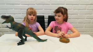 Обзор игрушки динозавра тираннозавра Attivio Tyrannosaurus с пультом