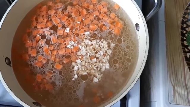 Суп из чечевицы, суп рисовый и сочные куриные отбивные! смотреть онлайн