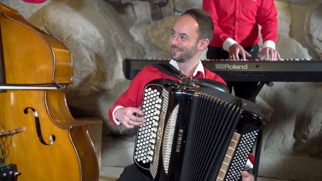 Ländlerkapelle Carlo Brunner - De Truube Reini смотреть онлайн