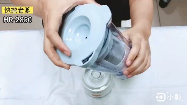 可以打冰沙，可以打果汁，還可以自己打咖啡粉！省錢又多工的家用果汁機！飛利浦PHILIPS樂活迷你果汁機(附切碎杯組+濾網)HR2850/HR-2850