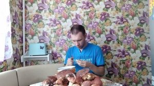 Как сушить грибы в духовке / Собрал 5 кг белых грибов
